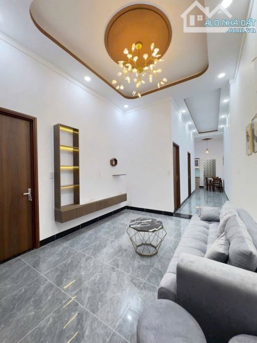 BÁN NHÀ ĐẸP GẦN CHỢ KP4 TRẢNG DÀI  📍 Vị trí: Gần chợ Văn Phòng Kp4, ra ngã tư Nguyễn Khuy - 1