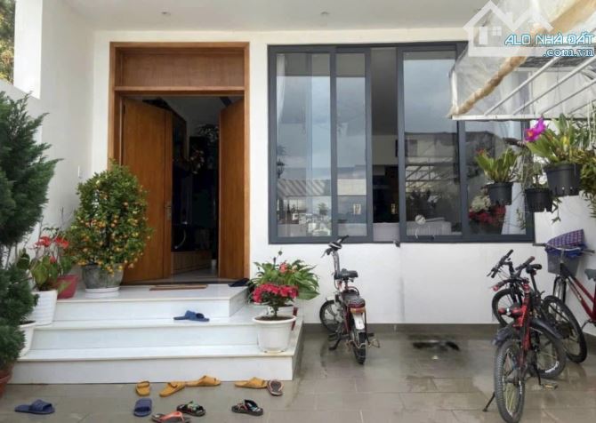 Biệt thự mini giữa trung tâm QUẬN 7,sát bên NAM LONG TRẦN TRỌNG CUNG,Ngang 8x15m,nhà mới,1 - 1