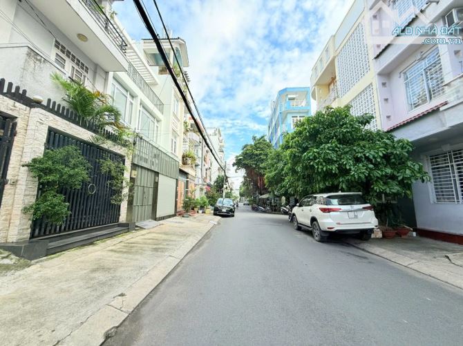 TOÀ CHDV 20 PHÒNG - NGAY ĐH VĂN LANG - HẺM XE TẢI TRÁNH - 100m2 - 6 TẦNG - 1