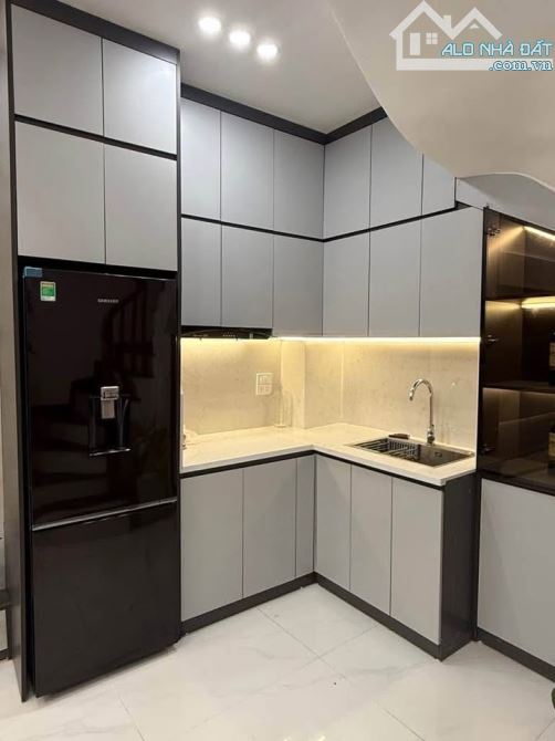 Duy nhất 1 căn phân khúc 6 tỷ tại Thanh Xuân, ô tô đỗ cửa, ngõ thông, sát phố, gần hồ - 1
