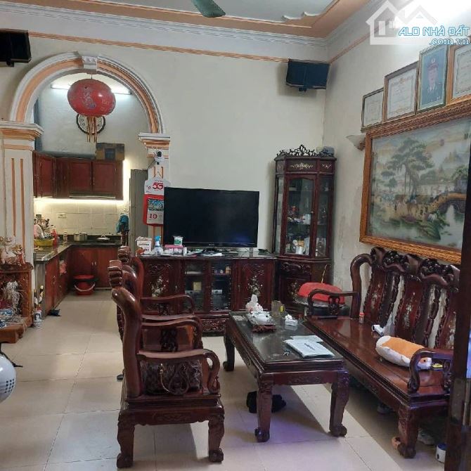 Cần Bán Nhà Đẹp Vĩnh Tuy : LÔ GÓC - NGÕ THÔNG - DÂN XÂY - GIÁ TỐT - 1