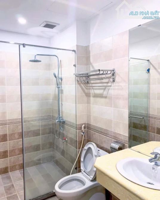 Cho thuê nhà mặt phố Vũ Tông Phan, DT 106m2x7 tầng+hầm, MT 6m, Giá 120tr - 1