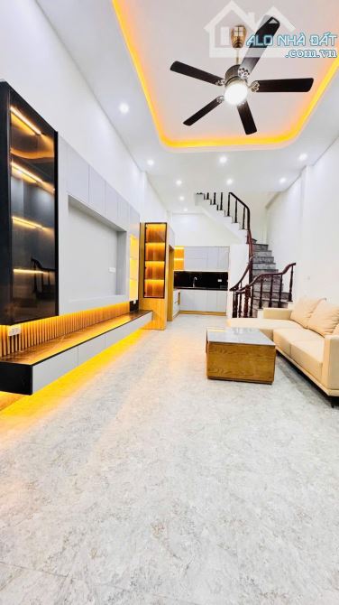 Bán nhà Khương Hạ, nội thất lung linh, ô tô tránh vài bước chân - 1