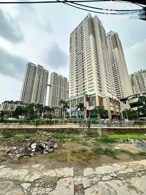 Bán gấp! Mặt phố Lý Tự Trọng, DT 40m2, MT 4.9, lô góc, 05 ô tô tránh, KD, giá 11.2 tỷ - 1