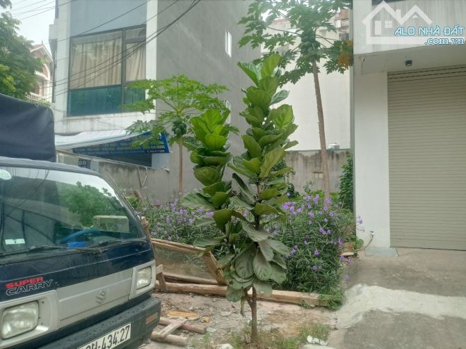 PHÂN LÔ - VỈA HÈ - ĐƯỜNG Ô TÔ TRÁNH - CẠNH ĐẠI HỌC TÀI NGUYÊN MÔI TRƯỜNG - PHÚ DIỄN. - 1