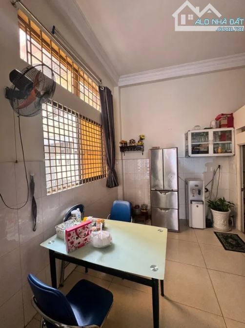 GẤP!! NHÀ HXH LÔ GÓC BẠCH ĐẰNG, TÂN BÌNH, NGANG 5M NỞ HẬU, 2 TẦNG 2 PHÒNG NGỦ, NHỈNH 9 TỶ - 1