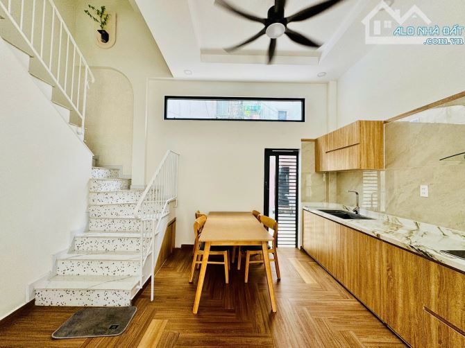 NHÀ MỚI THIẾT KẾ TỐI GIẢN CỰC XINH - NGAY GẦN NGUYỄN VĂN TRỖI, HUỲNH VĂN BÁNH - 45m2 - 4 P - 1