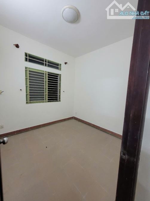 Cần bán chung cư 312 Lạc Long Quân Quận 11 sổ hồng rồi giá bán 2,9 tỷ - 1