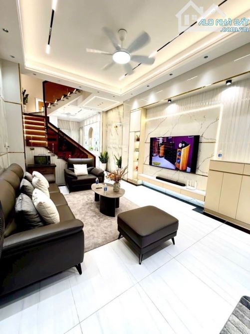SIÊU PHẨM MỚI CỨNG 4X14M2 3 LẦU SÂN THƯỢNG  HẺM 8M THÔNG VƯỜN LÀI GIÁ CHỈ 7.4 TỶ - 1
