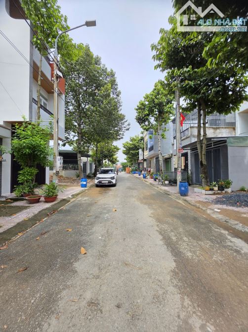 4Tỷ300 👉 Nhà 1T2L Đầy Đủ Nội Thất giáp ranh Dĩ An__hẻm xe hơi cách Phạm Văn Diêu chỉ 300m - 1