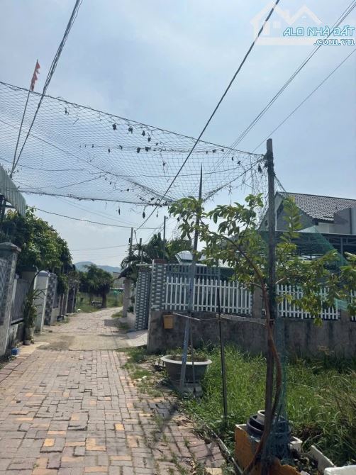 Chủ cần tiền bán gấp lô đất hẻm xe hơi xã Long Hải (TT Long Hải), tp Hồ Chí Minh