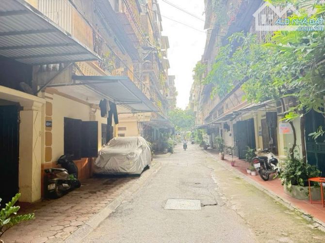 Bán Nhà Phạm Văn Đồng 47m, 5 Tầng , Sát Phố cách 20m, 2 Thoáng , Phân Lô , Ở Ngay - 1