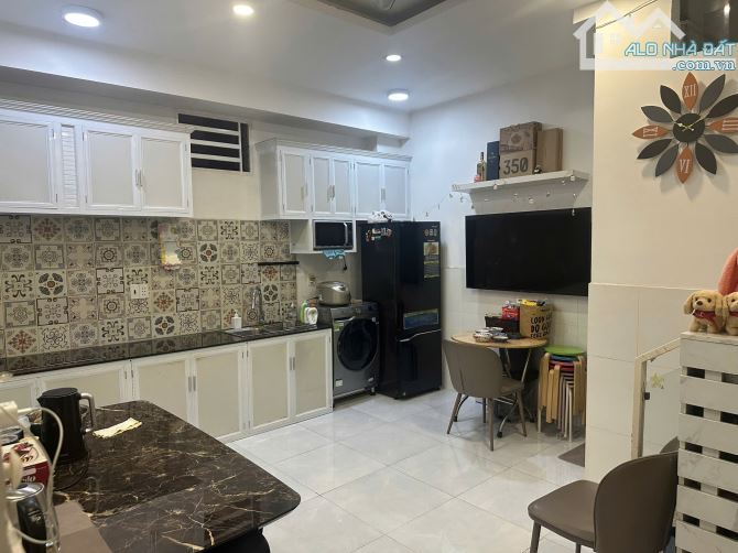 Bán nhà nhỏ xinh đường C1, 5.1x4.4, 22m2, 1 PN 2 WC, P13,chỉ 3.4 tỷ TL - 1