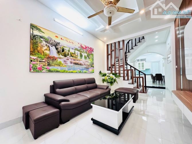 Cực hiếm nhà đẹp dân xây Cầu Giấy, lô góc, ngõ thông kinh doanh đỉnh - 1