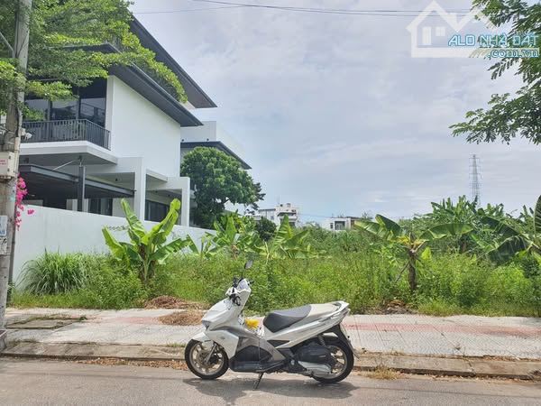 Bán góc 3mt đường Nguyễn Mậu Tài và Hoàng Thế Thiện ( 330 m2 ) - Hoà Xuân . - 1