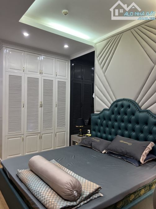 Bán gấp căn hộ chung cư 131 m2,3 PN tòa Sakura 47 Vũ Trọng Phụng, - 1
