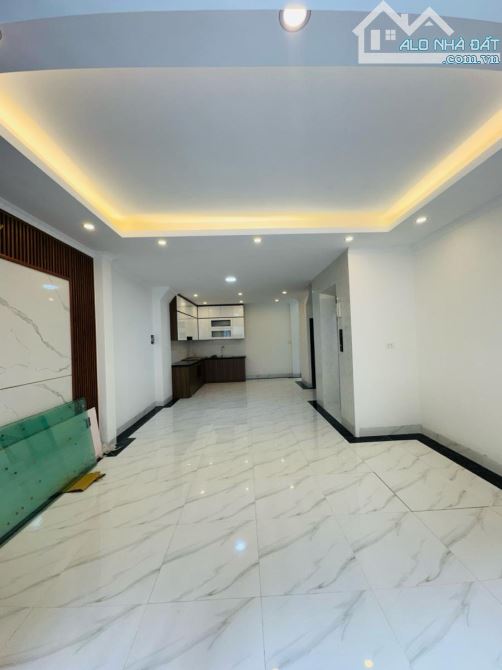 Bán nhà Hai Bà Trưng - 63/73m 5 tầng thang máy giá 10 tỉ - 2 thoáng, gần ô tô, xây mới KCB - 1