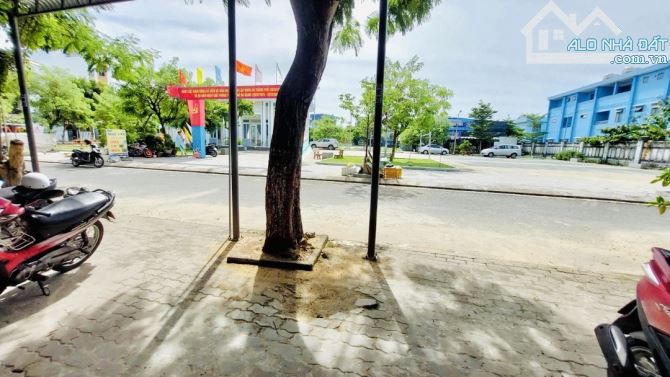 BÁN DÃY TRỌ 2 TẦNG - MẶT TIỀN LÊ TRUNG ĐÌNH - HÒA HẢI - 250M2 - DÒNG TIỀN 50TRIEU - 11TY9. - 1