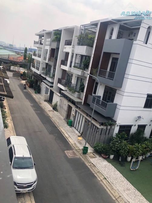 Bán nhà 12x14m 4 tầng, khu nhà riêng biệt, Tân Thới Nhất, Quận 12 - 1