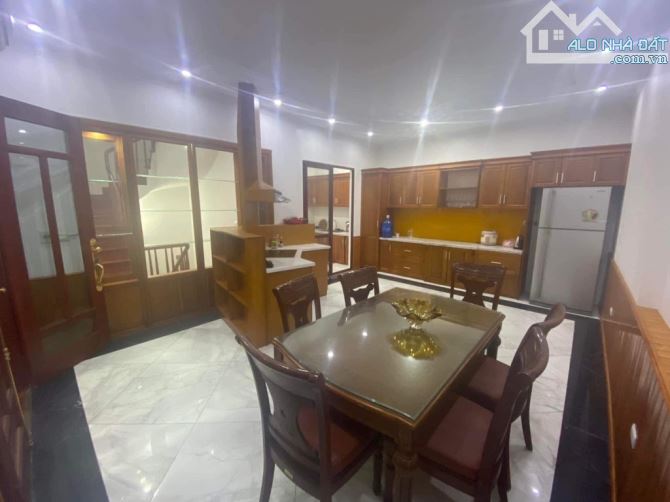 138M PHÂN LÔ 2 Ô TÔ TRÁNH-GARA 2 ÔTÔ-T MÁY, TT VIỆT HƯNG PHỐ, MT 8M, THIẾT KẾ TINH TẾ. - 1
