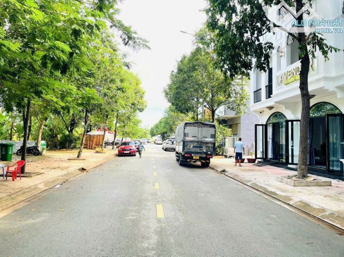 Bán lô đất MT kinh doanh KDC D2D, đường D2, chỉ 5tỷ490 - 1