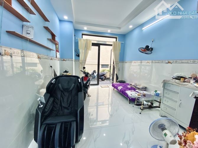 VỪA  Ở VỪA KINH DOANH PHÒNG TRỌ -NGAY ĐH CÔNG NGHIỆP- GẦN HẺM XE HƠI - – LÊ LỢI- 54M- 3 TẦ - 1