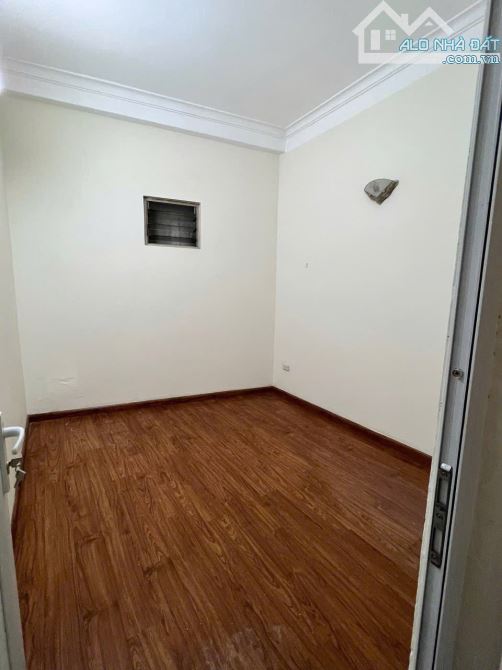 Bán nhà ngõ 112 Ngọc Khánh quận  Ba Đình - Sổ 31m2 - 3 tầng - MT 3m -giá 7,7 Tỷ - 1