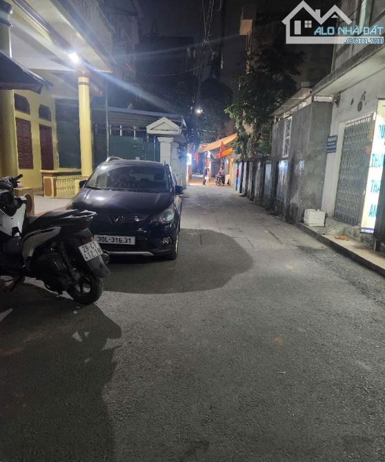 Trước nhà oto tránh - Bán nhà Kim Giang 108mx2 tầng  Giá 17 tỉ 3 - 1