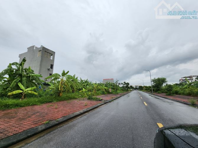 Bán lô biệt thự nhìn vườn Hoa Kim Chân dt 280m mt 14m hướng tb giá 8.4 tỷ - 1