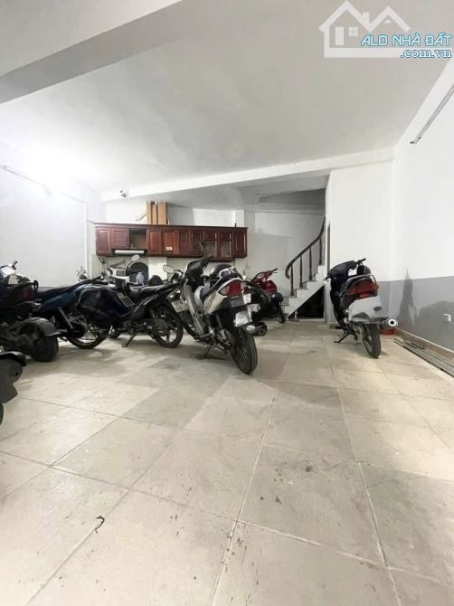 Gấp bán căn hộ dịch vụ 14 P,thu nhập 50tr/tháng.5mx18m mặt tiền đường 10m,Tân Thuận Đông Q - 1