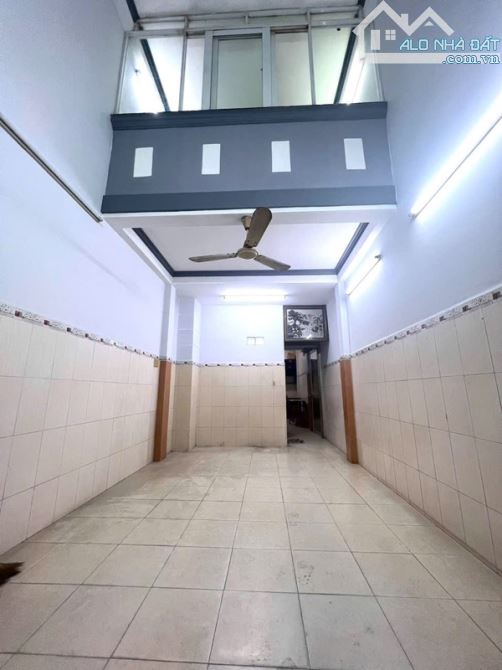 MẶT TIỀN ĐƯỜNG NỘI BỘ LẠC LONG QUÂN – Q.11 - 5 TẦNG -DT: 3.5*12M- CHỈ 8.99 TỶ - 1