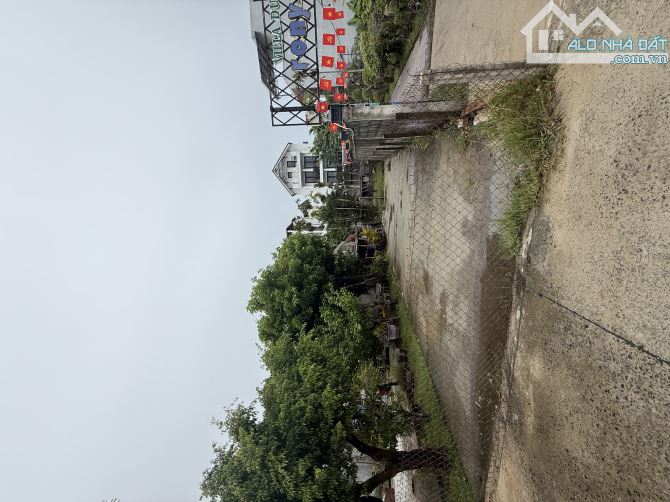 SIÊU RẺ , Lô Góc 300m full Thổ Cư Cẩm Thanh , Phía Sau là Villa lớn đang kinh doanh - 1