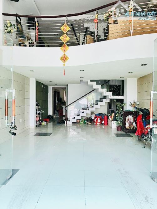 Khu Tên Lửa - Mặt tiền đường 4 tầng - 5m x 20m - 5PN - Kết cấu chắc chắn - 1