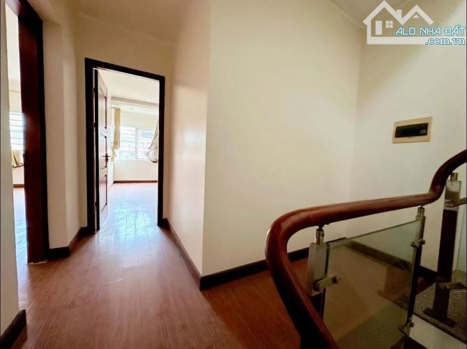 Nhà phố Hào Nam -Vị trí trung tâm, ngõ nông gần phố, vài bước ra ga Cát Linh, chợ Vũ Thạnh - 1