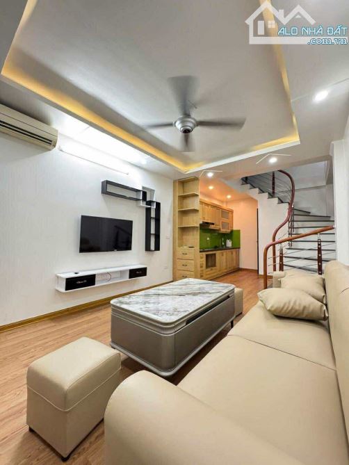 Tầm 6 tỷ- Nhà 5 tầng - phố Bà Triệu, Hà Đông- Sân vận động và Cầu Trắng- mới gần ô tô - 1