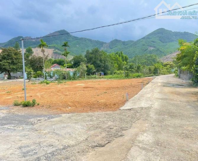 📌📌📌LÀM VIỆC TRỰC TIẾP GIÁ TỐT !!!Bán lô đất 2 mặt kiệt bê tông ôtô Xuân Phú - 1