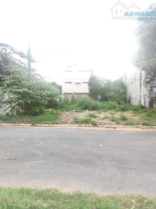 Bán lô đất biệt thự cực đẹp Lê Hữu Kiều, P. Bình Trưng Tây Q2. DT 16,5x24,5M. Giá 130tr/m2 - 1