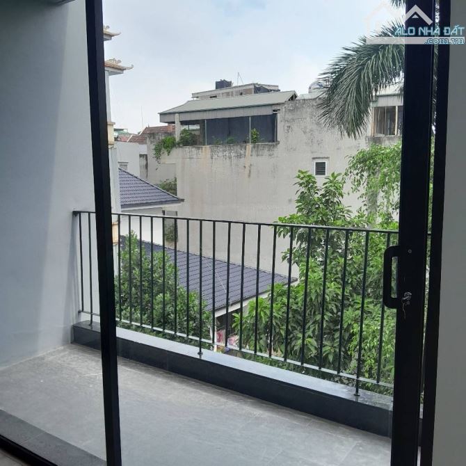 NHÀ MỚI LẠC LONG QUÂN DT 65M - XÂY 5 TẦNG - THANG MÁY - MT 4.2M - GIÁ CHÀO 12 TỶ - 1