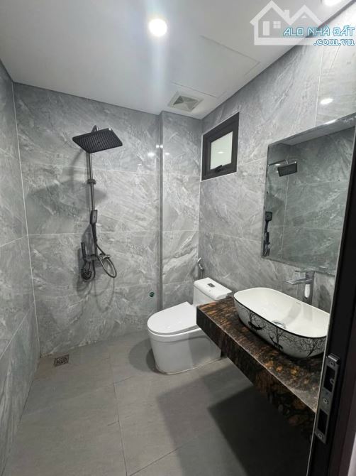 BÁN BIỆT THỰ ĐẸP NHẤT THẠCH BÀN 100M ,5 TẦNG, LÔ GÓC VỊ TRÍ VÍP 3 MẶT THOÁNG,GIÁ 28 TỶ - 1