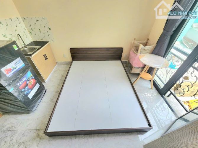 Nhà 5 tầng - Ngang 3.1 dài 7 nở hậu - Sát mặt tiền - Hoàng Diệu Q4. - 1