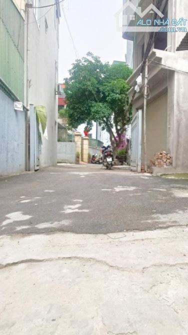 BÁT KHỐI LONG BIÊN  RẺ - ĐẸP  XUẤT SẮC -  NGÕ  NÔNG - RỘNG -THÔNG THẲNG - - 1