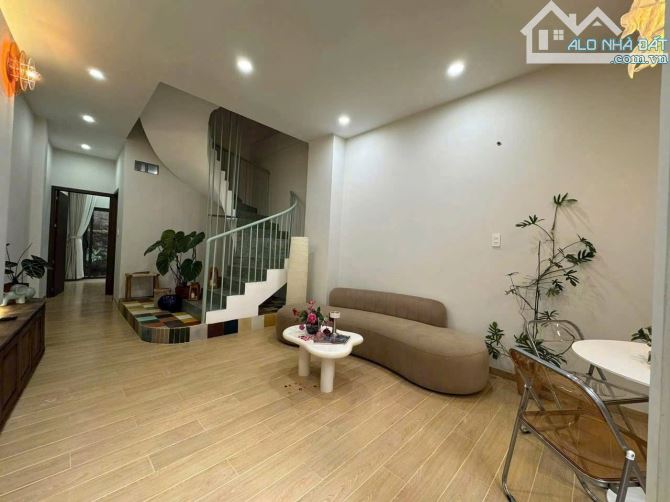 Nhà 3 tầng, kiệt Đoàn Hữu Trưng, gần nhà thờ Phủ Cam - 1