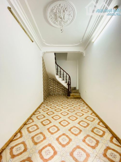 Nhỏ Xinh - Nở Hậu - Tôn Đức Thắng - Đống Đa - Dt: 20m2/5tầng* nhỉnh 4 tỷ - 1