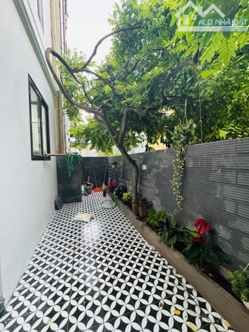 HOÀNG HOA THÁM - HỘ KHẨU BA ĐÌNH - LÔ GÓC - HAI MẶT THOÁNG VĨNH VIỄN - 1