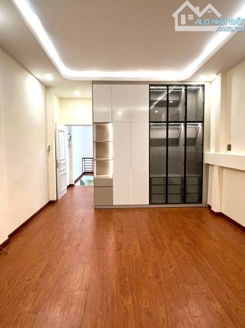 Bán nhà 2 mặt tiền đường Phan Xích Long Q11 dt( 4 x 20m) giá 13 tỷ - 12
