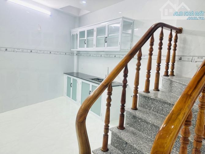 NHÀ 1 TRỆT 1 LẦU MỚI XÂY FULL NỘI THẤT VÀO Ở LUÔN TRUNG TÂM VŨNG TÀU 1 ,750 TỶ - 12