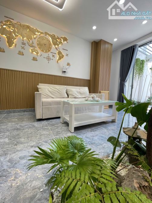 Bình Tân - Đường Bia Truyền Thống- 5 Tầng- 50m2- OTO Ngủ Trong Nhà - Full Nội Thất - 7,6T - 12