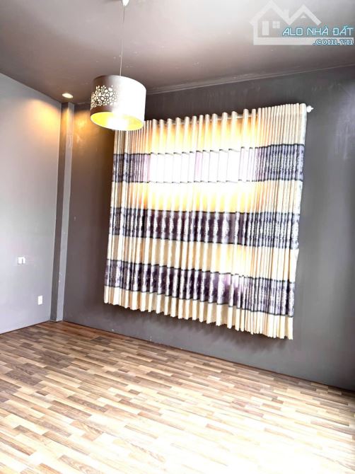 Cho thuê nhà 3 lầu Đào Tông Nguyên, Nhà Bè, DT 8 x12,5m. Giá 15 triệu/ tháng - 12