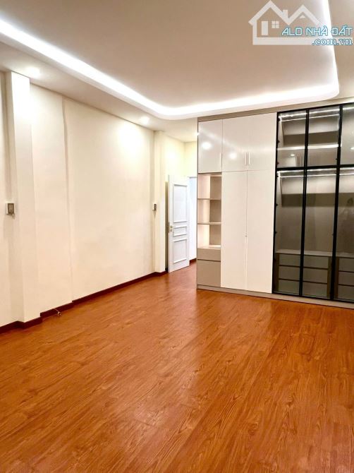 Bán nhà 2 mặt tiền đường Phan Xích Long Q11 dt( 4 x 20m) giá 13 tỷ - 13