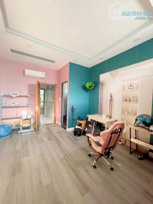 Nhà diện tích khủng Đoàn Văn Bơ Q4. 4T. MT 4m. 4PN. 60m2. 6,2 tỷ có thương lượng - 13